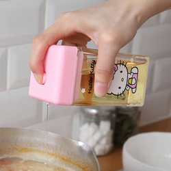 Hello Kitty Oil Can Anime Sanrio serbatoio dell'olio a prova di perdite sigillo di controllo dell'olio quantitativo cucina salsa di soia per uso domestico condimento all'aceto