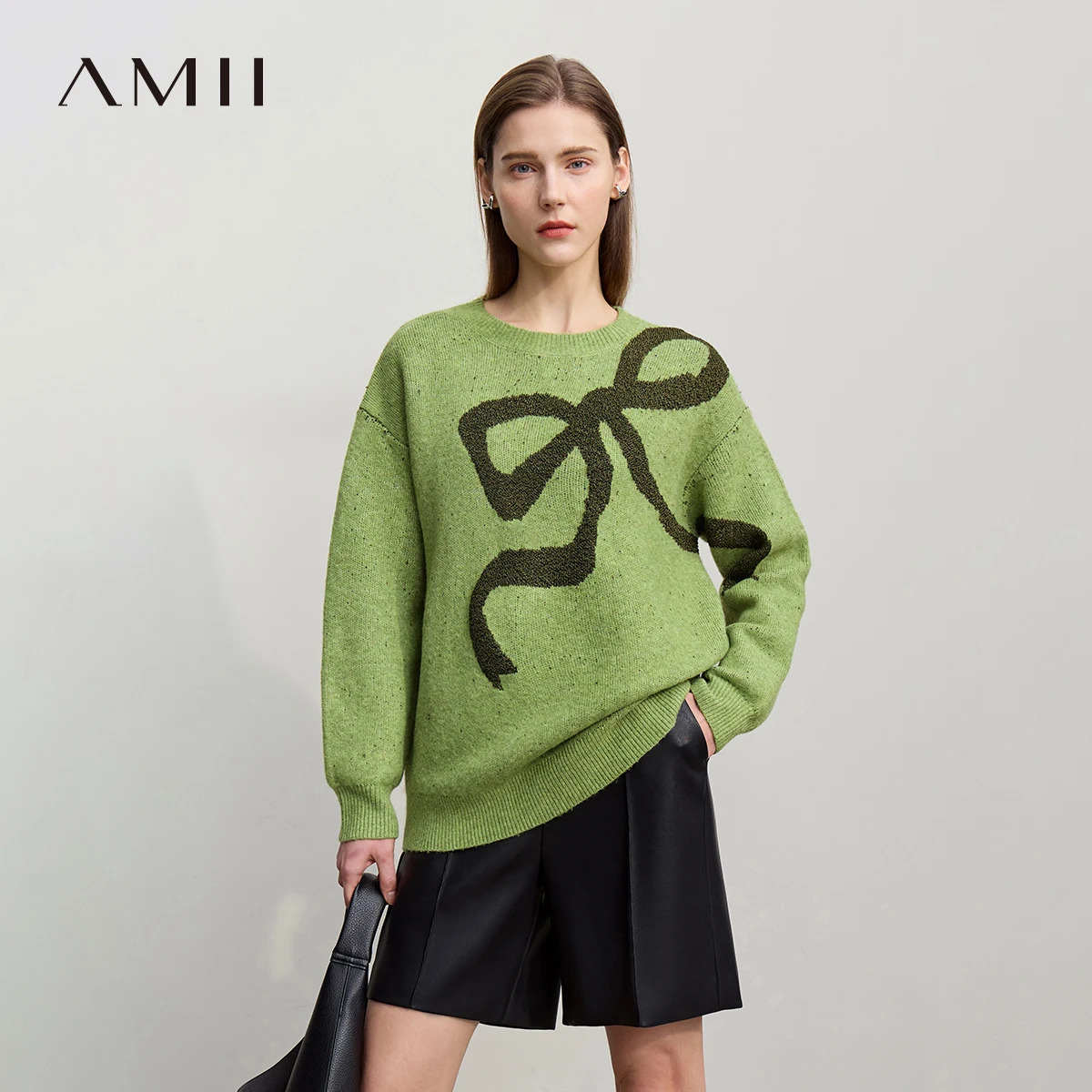 

Amii женский свитер 2025, новый зимний повседневный универсальный утепленный жаккардовый свитер с бантом, свободный вязаный женский топ с длинными рукавами 12544171