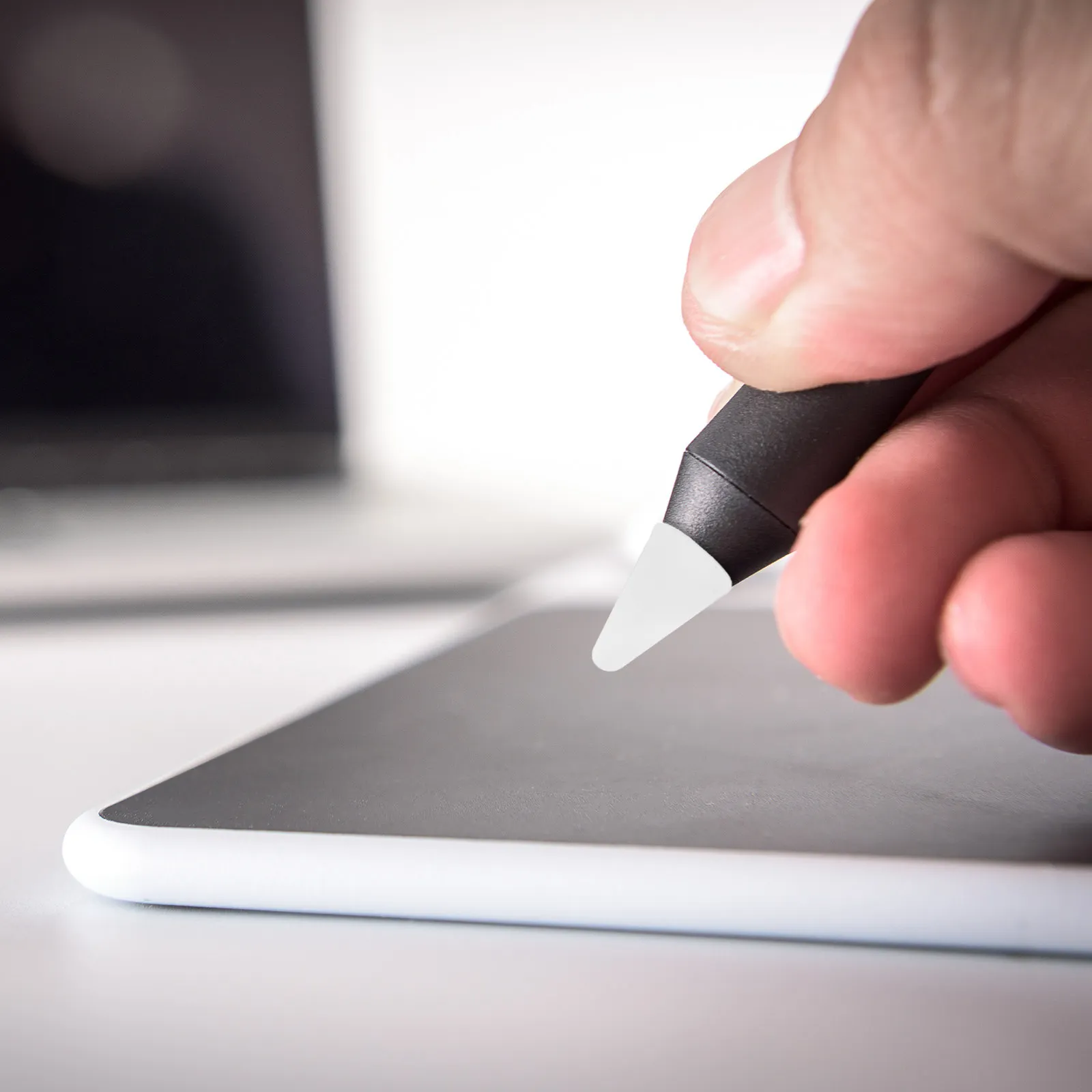 

200Pcs Silicone Stylus Pen Tip Protectors Anti-Slip Replacement Caps Pencil Nibs Pen Covers for Stylus Touch Screens