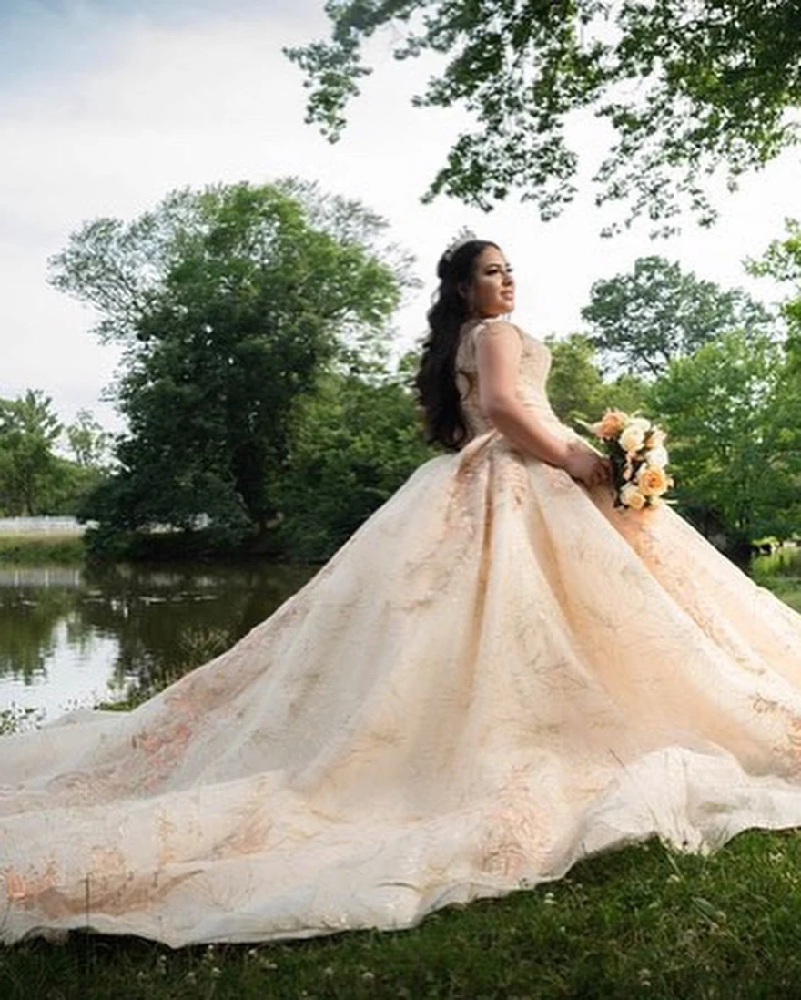 Lorencia-Vestidos Elegantes De Quinceañera, traje con Apliques De encaje y lentejuelas, color champán, dulce 16, YQD56, 2023