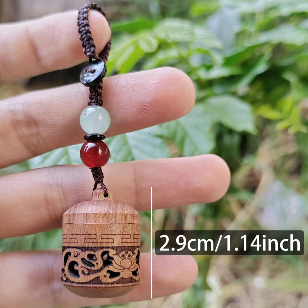 Openable Wooden Aroma Diffuser Pendant, Hand-Carved, Chinese Culture Theme. Suitable for Christmas Decorations, Keychains, Housewarming Gifts, Indoor Hangings, Portable Pendants, Men's Gifts, Back-To-School Season Gifts