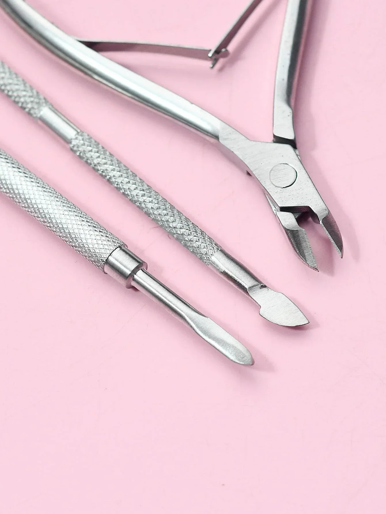مجموعة أدوات إزالة الجلد الميت للأظافر مكونة من 3 قطع، مقصات أظافر من الفولاذ المقاوم للصدأ سريعة الجودة للرجال والنساء لتنظيف الأظافر