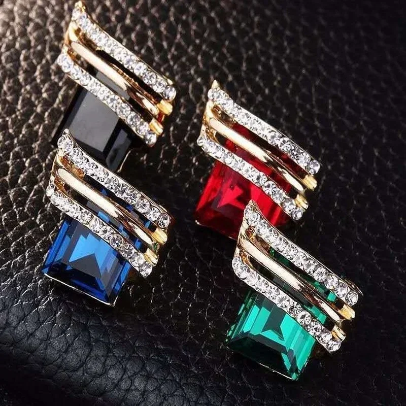 Huitan Grün/Blau/Rot/Schwarz CZ Stud Ohrringe für Frauen Moderne Modische dame Zubehör Luxus Trendy schmuck Drop Shipping