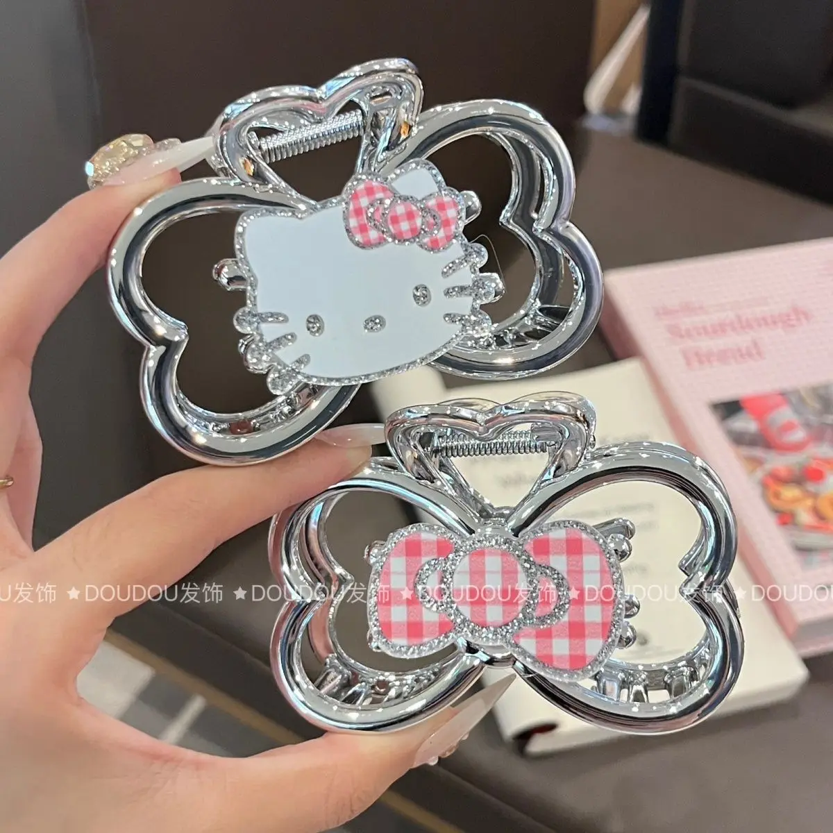 

Hello Kitty Hairpin Originality Sense of Design Bow Cartoon Fashion Claw Clip Versatile Personality Convenient Hair Accessories