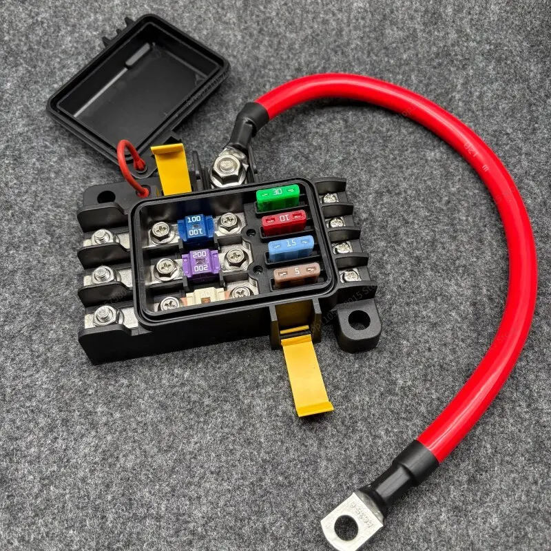 For car battery power distribution wiring fuse box off-road vehicle RV modified multi-way fuse holder universal