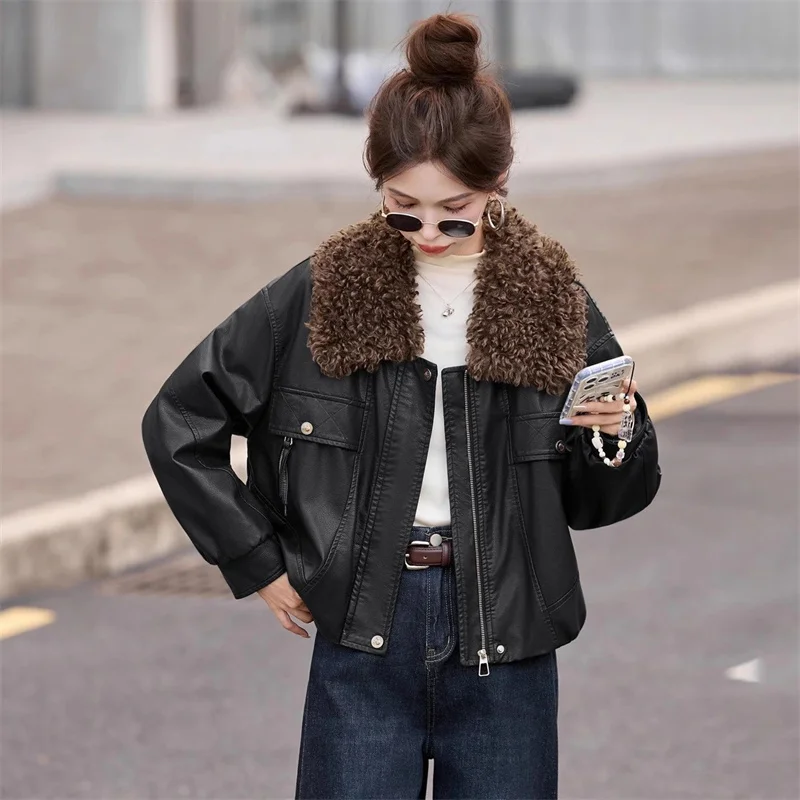 Women's Leather Jacket Fleece-lined Thickened Autumn Winter Coat New Detachable Fur Collar Stylish Warm Leather Outwear Tops