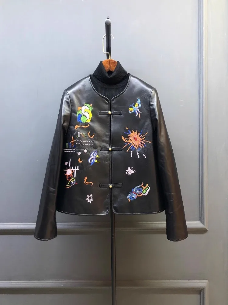 Neue Chinesische Stil Weiblichen Echten Leder Jacke Oansatz Stickerei Tasten Echt Schaffell Frühling Herbst Lose Fit Oberbekleidung Mantel
