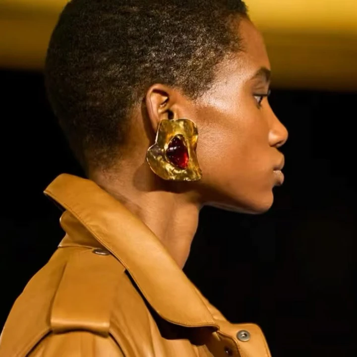 

Винтажные брендовые серьги-клипсы из латуни с золотым покрытием и смолой, крупные, роскошные, женские, европейские украшения