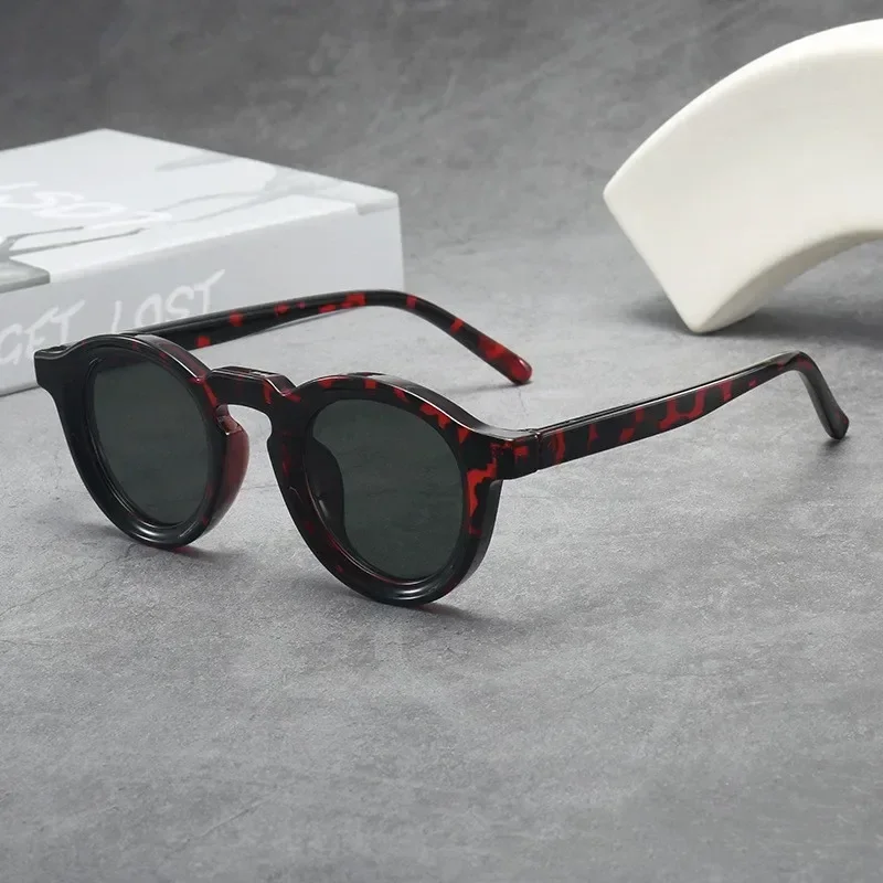 1-teilige Retro-Sonnenbrille mit rundem kleinem Rahmen, modische und trendige mehrfarbige Brille für Männer und Frauen, geeignet für Outdoor-Reisen – Detail 3