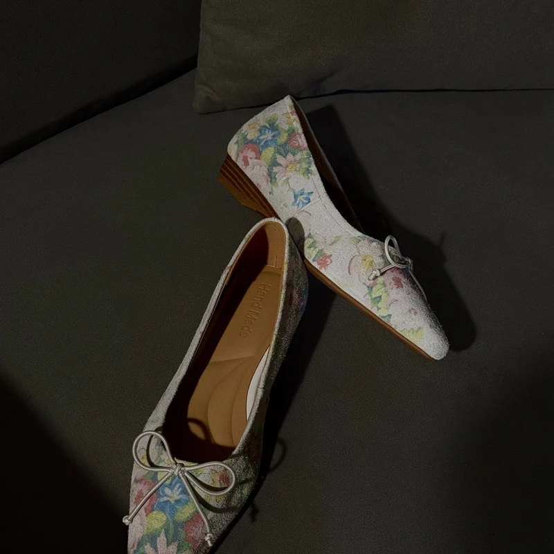 Vintage Romantic Floral Cow Suede Women Pumps Pointed Toe 2cm Low Block Heel Slip on Leather Shoes Sheepskin Lining Cowhide