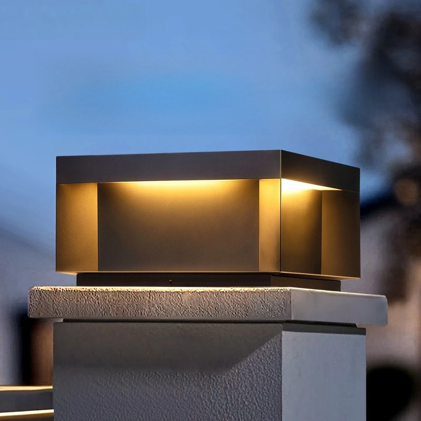 Solar stigma lamp Outdoor waterproof courtyard Modern door pillar gate wall lamp