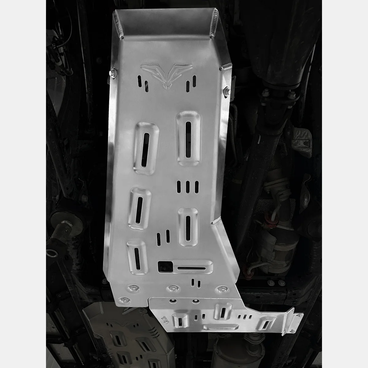 

Factory Direct Sales of Aluminum Alloy Four-wheel Drive Car 4X4 Bottom Plate Accessories Suitable ForBAIC 212