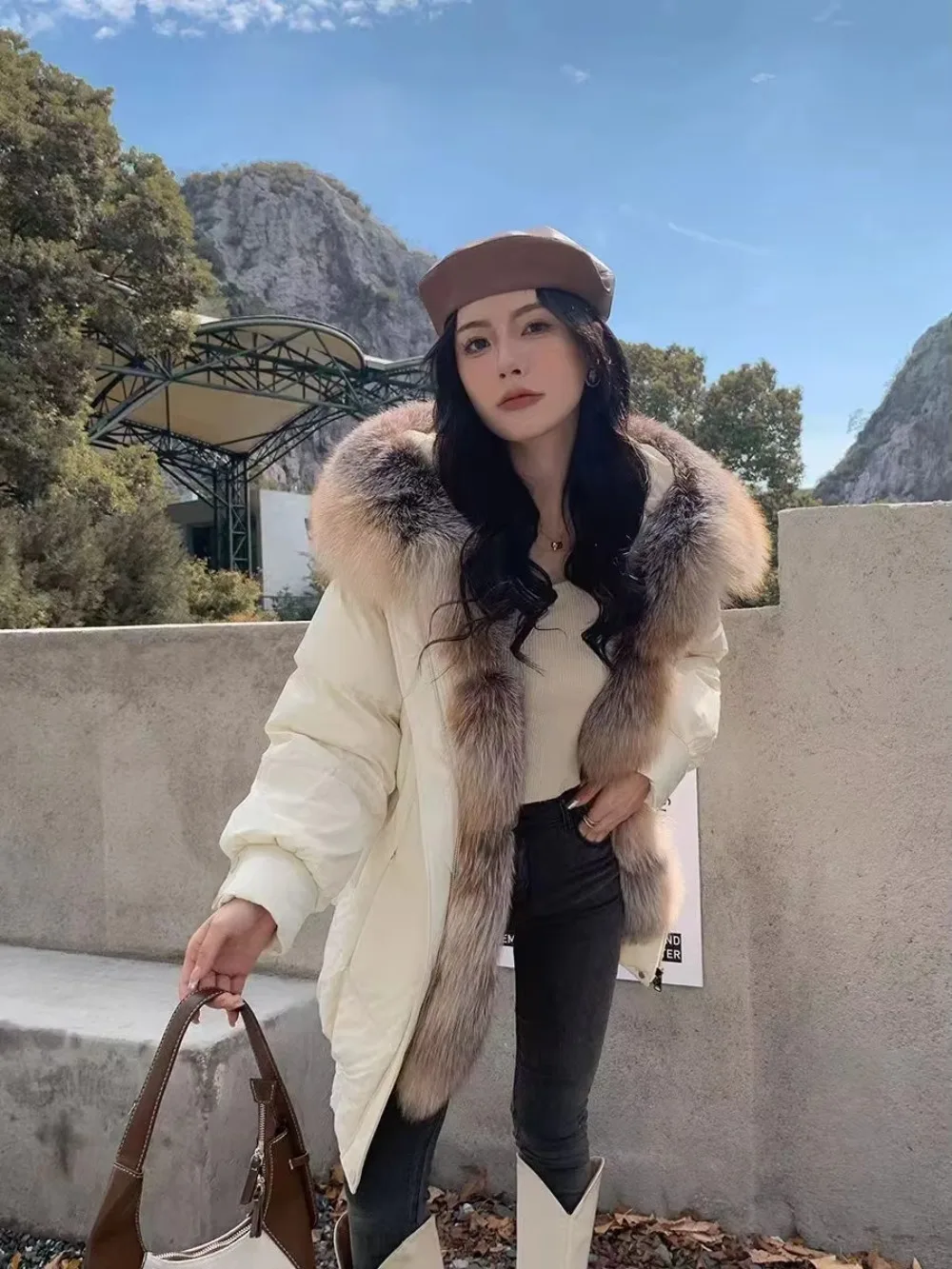 

White Duck Down Jacket Real Fox Fur Coat Women's Mid-length Casual Warm Coat 2024 Winter Jacket New European Clothing Female