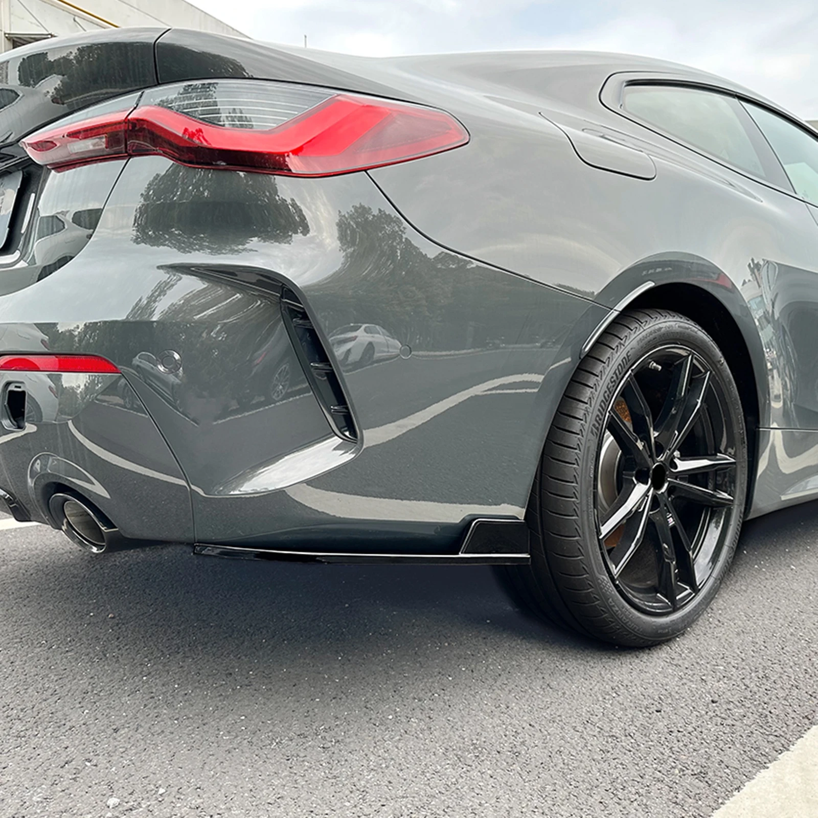 Rear Bumper Side Corner Cover Spoiler For BMW 4 Series G22 G23 425i 430i 430i M440i 2-Door M Sport 2020-2024 Splitter Protector