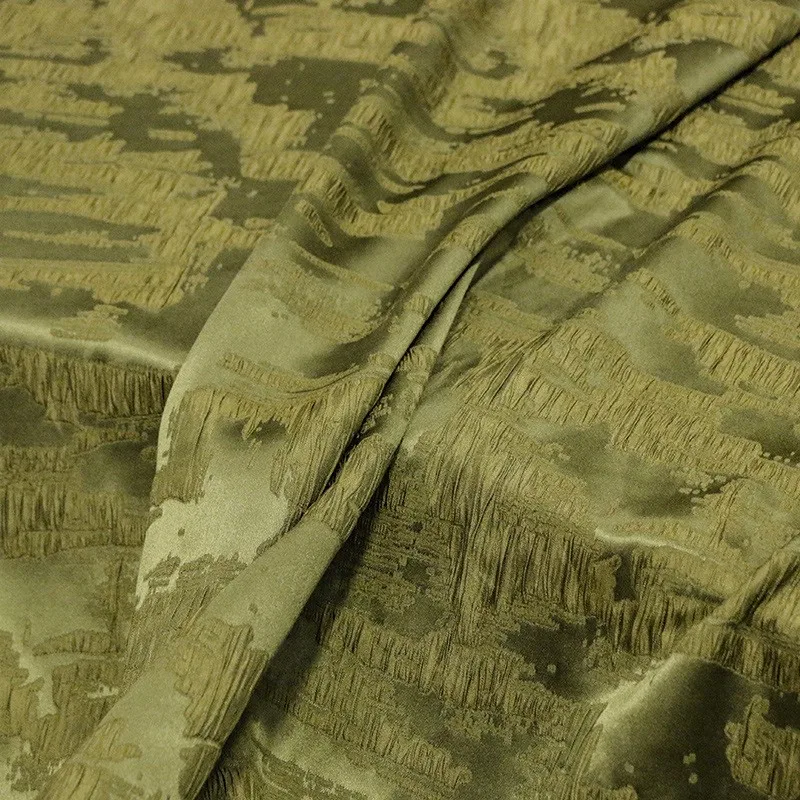 

Silk jacquard fabric with convex crepe three-dimensional pattern mechanism for clothing designers