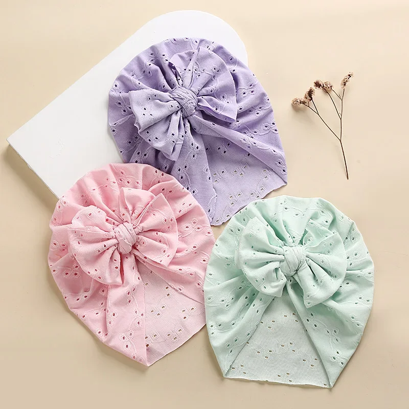 Gorro con lazo de turbante calado de encaje para bebé, gorro elástico suave con flores para niños, gorros transpirables para primavera y verano para niña recién nacida