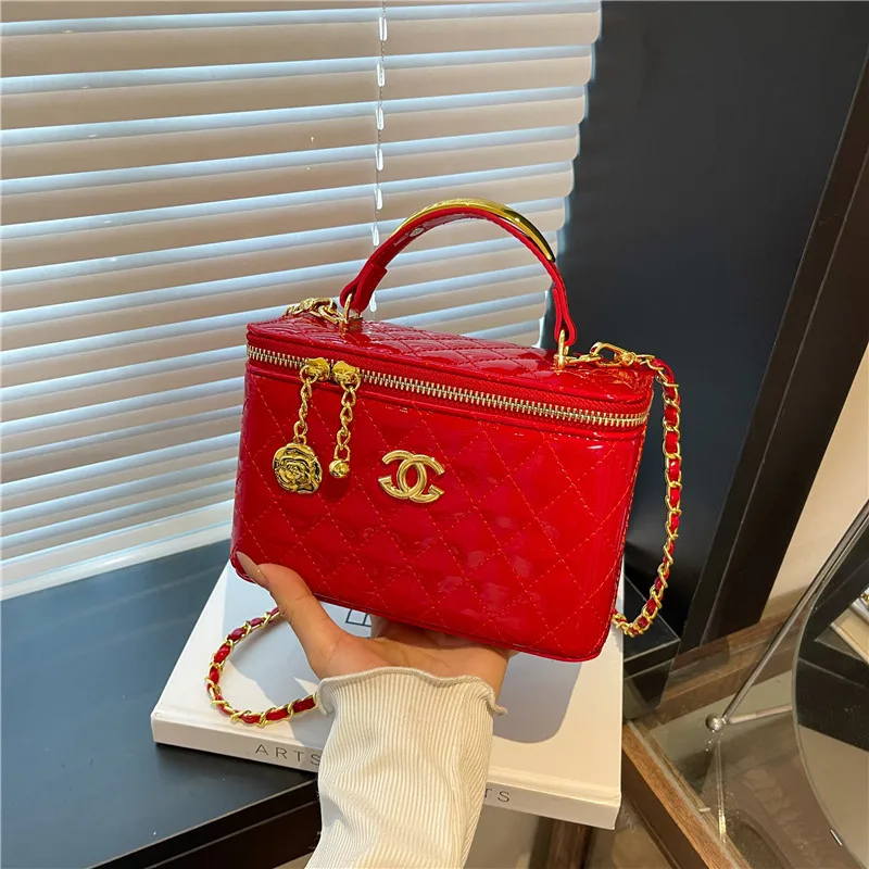 Torebka damska 2025, błyszcząca, pikowana, na łańcuszku, elegancka torebka typu box, torebka na ramię z górnym uchwytem.