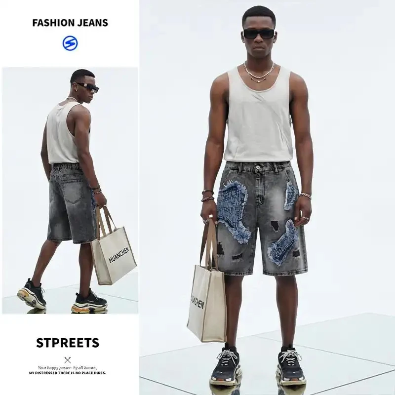 

Новые мужские джинсы в американском стиле с эффектом потертости и пэчворком, модные винтажные уличные свободные джинсы до колен, коллекция Лето 2026