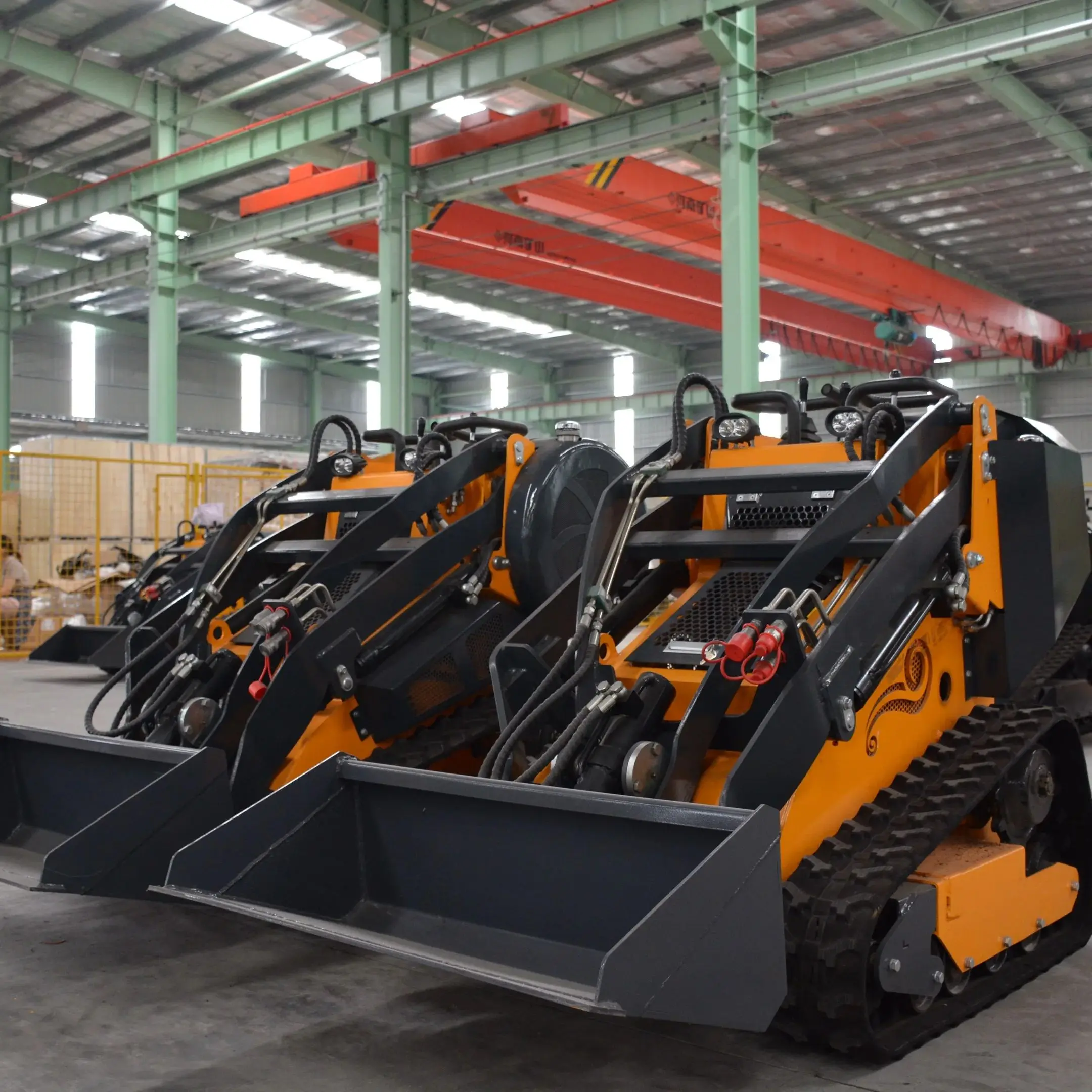 Compact track frame on small skid steer loader, new mini skid steer loader