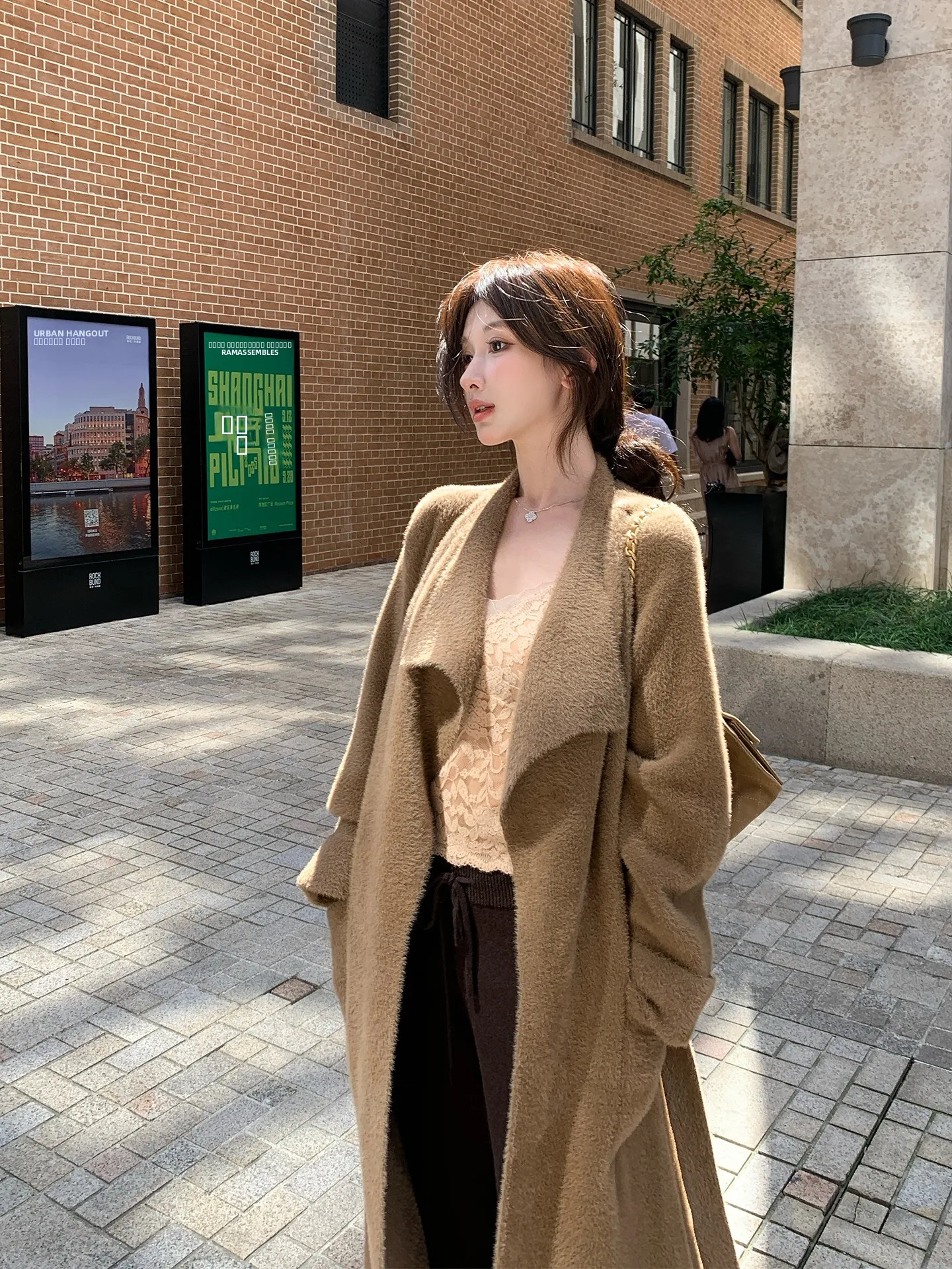 

Lu Velvet Texture Woolen Coat Loose Fit Lapel Overcoat Simulated Mink Long Sle for Middle-Aged Women Online Exclusive