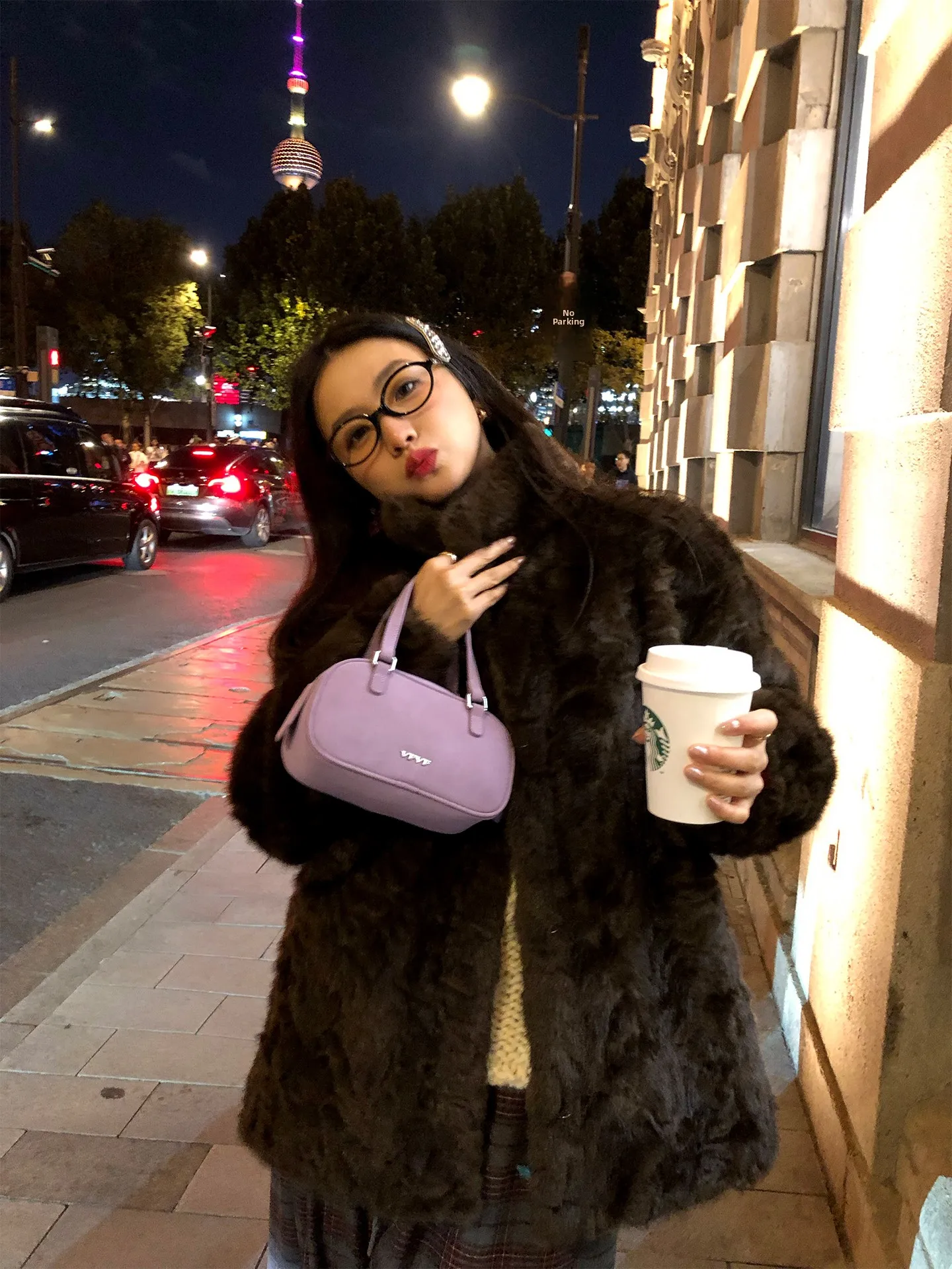 

Women's Fur Coat 2025 New Eco-friendly Warmth Integrated Leather Fur Short Size Small Fashionable Pure Color Casual Style