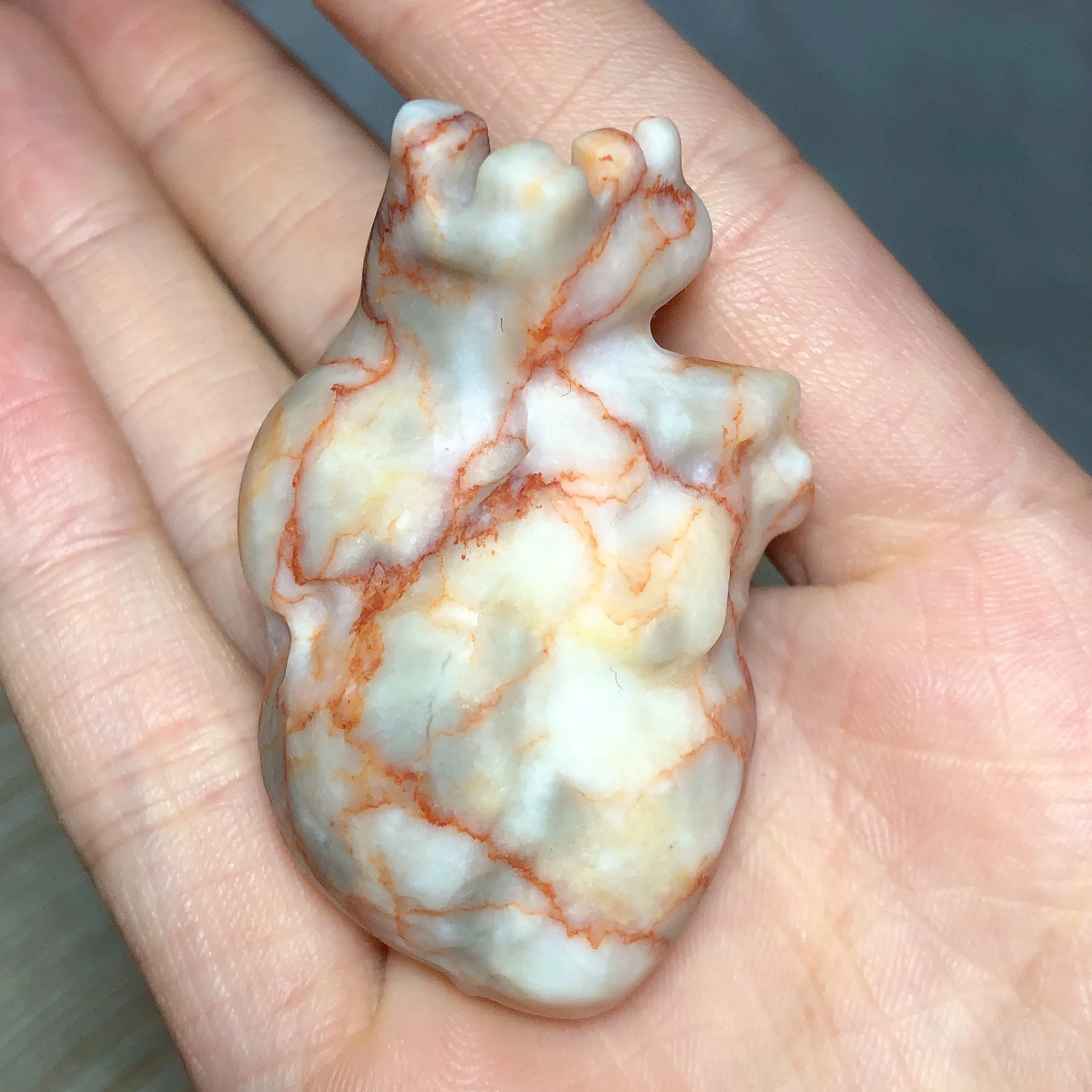 

Natural Crystal Porkstone Heart Gemstone Healing High Quality Reiki Carving Energy Ore Wholesale Home Decoration Room Decor Gift