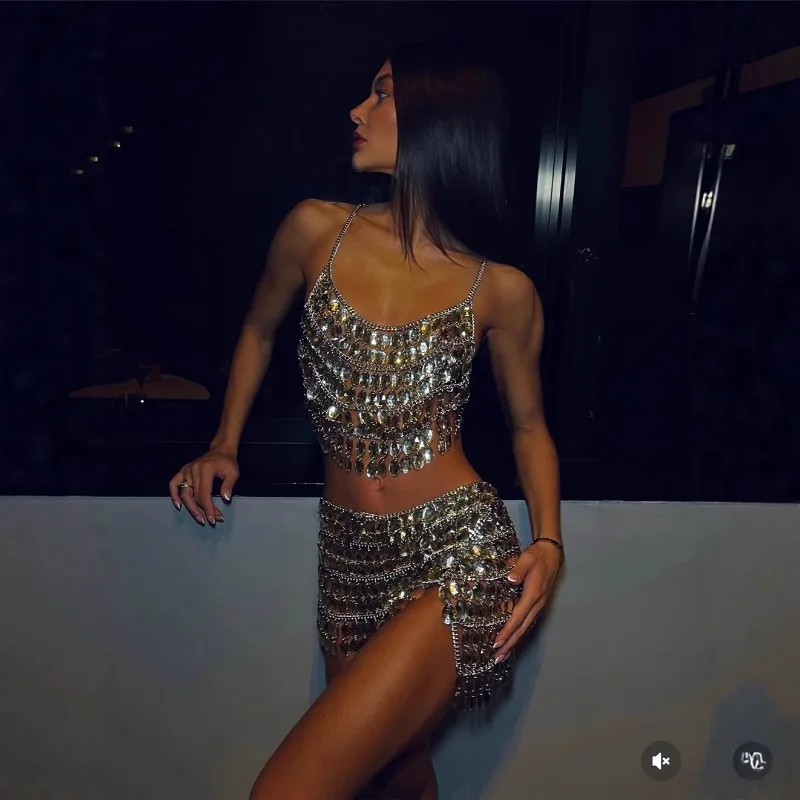 

Женский сексуальный комплект из 2 предметов: топ-халтер с открытыми спиной и мини-юбка с стразами, для вечеринок, клубов, отпуска и пляжа