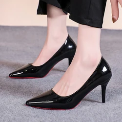 Klassische schwarze Stöckels chuhe Pumps Frauen Frühling Lack leder Büros chuhe Frau plus Größe 43 spitze Zehen High Heels Schuhe