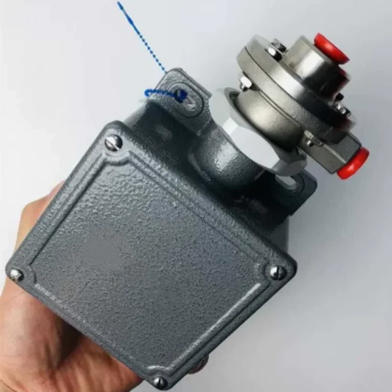 107AL-N12-P1-F0A BH-036022-036 20-180PSI  Differential pressure switch   Brand New Original Same-day shipping