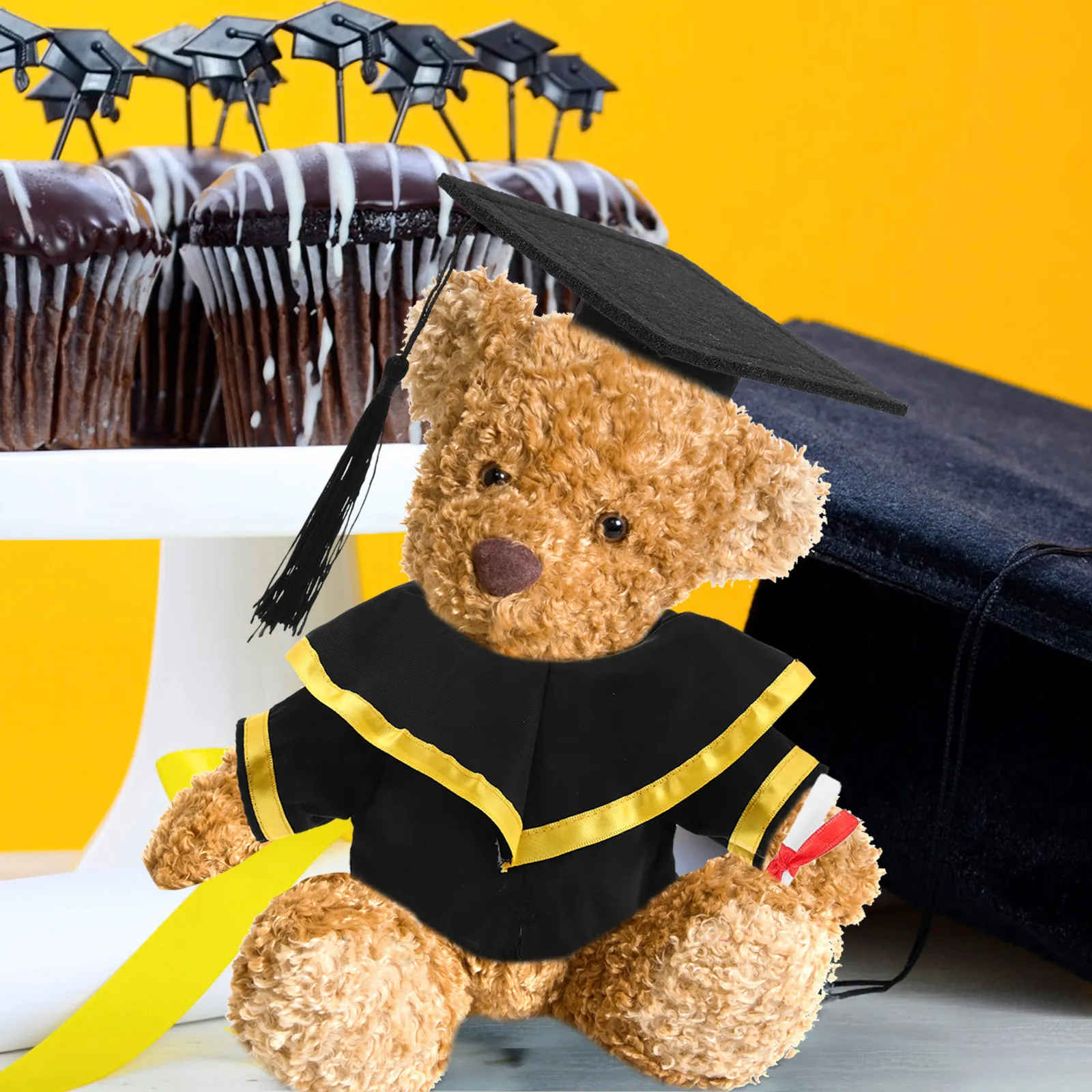 

Набор для выпускного: Шапка выпускника, шаль, свиток, плюшевые игрушки, праздничная одежда, сувенирный медведь в шапке выпускника