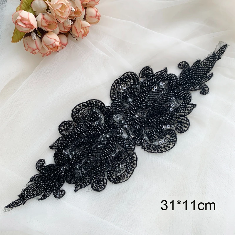 1 Stück. Schwarze cremefarbene Perlen-Spitzen-Patch-Applikation. DIY Haute Couture Hochzeitskleid-Accessoires. Kopfbedeckung Blume. Nähflicken