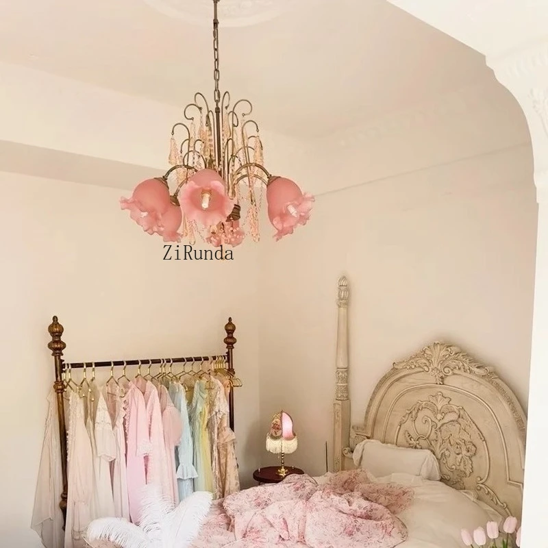 อเมริกันร้านอาหารยุคกลางโคมระย้าคริสตัลภาษาฝรั่งเศสคํา Pastoral โคมไฟห้องนอนโรแมนติก Retro โคมไฟคริสตัลสีชมพู