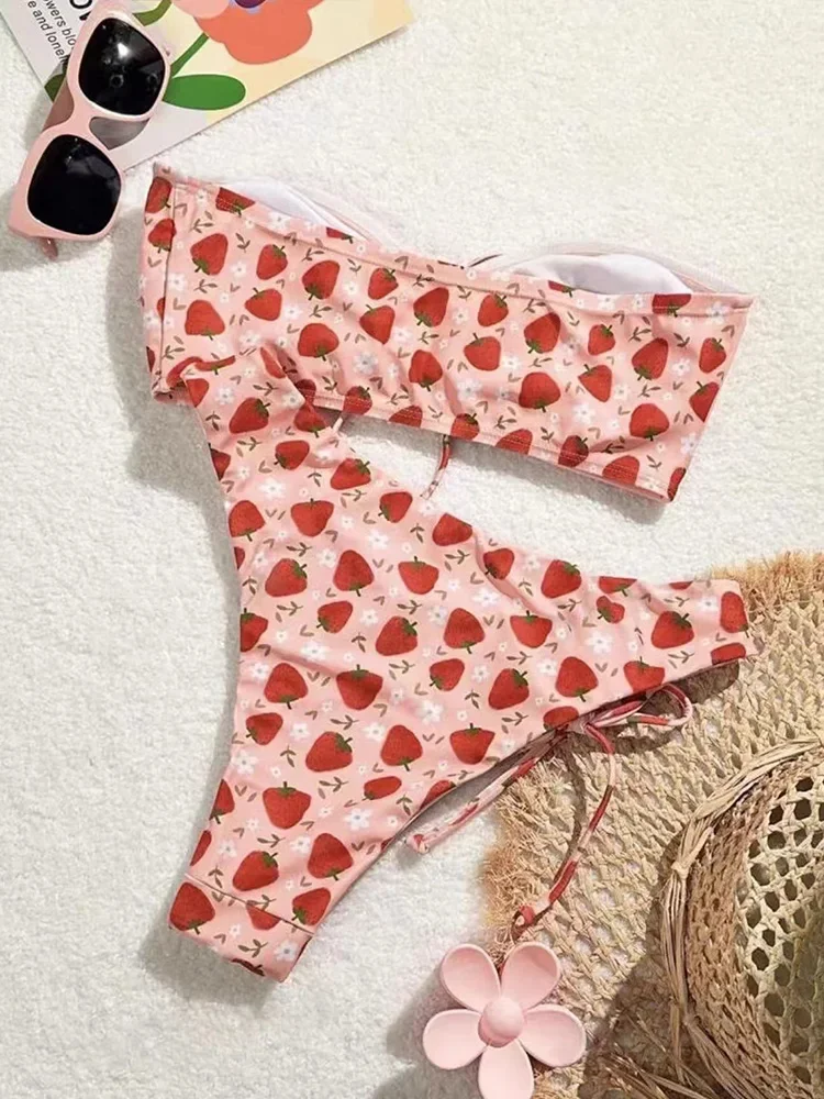 

UETEEY 2025 New Summer Swimwea Bikini Set Women Sexy Strapless Strawberry Print Bikini 2 Piece Set Split Swimsuit Beach Bikini