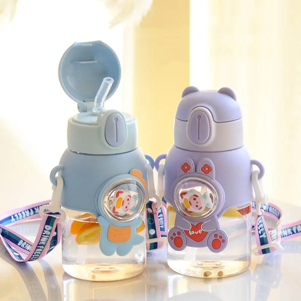 

Portable 600ML Straw Water Bottles Anti -fall with Cross Strap Students Kettle Plastic Astronaut Pattern Kawaii Water Cup Sports