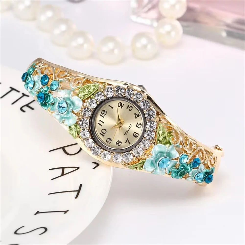 Women's Small Luxury Crystals Flower Watch Elegant 3D Floral Bangle Bracelet Watch Present for Women Girls Quartz-Wristwatch