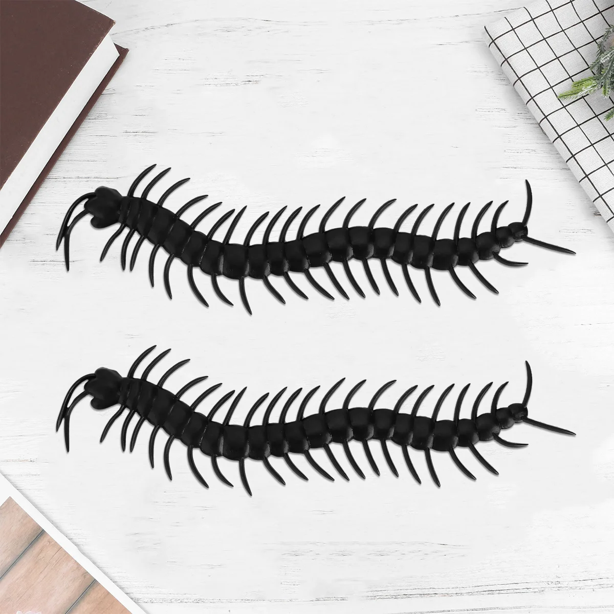24pcs Centipede Palsu untuk Lelucon Dekorasi Halloween yang Menyeramkan Alat Peraga Hewan Menyeramkan Trik Malam Menakutkan Lelucon Menyeramkan Perlengkapan Pesta Berhantu
