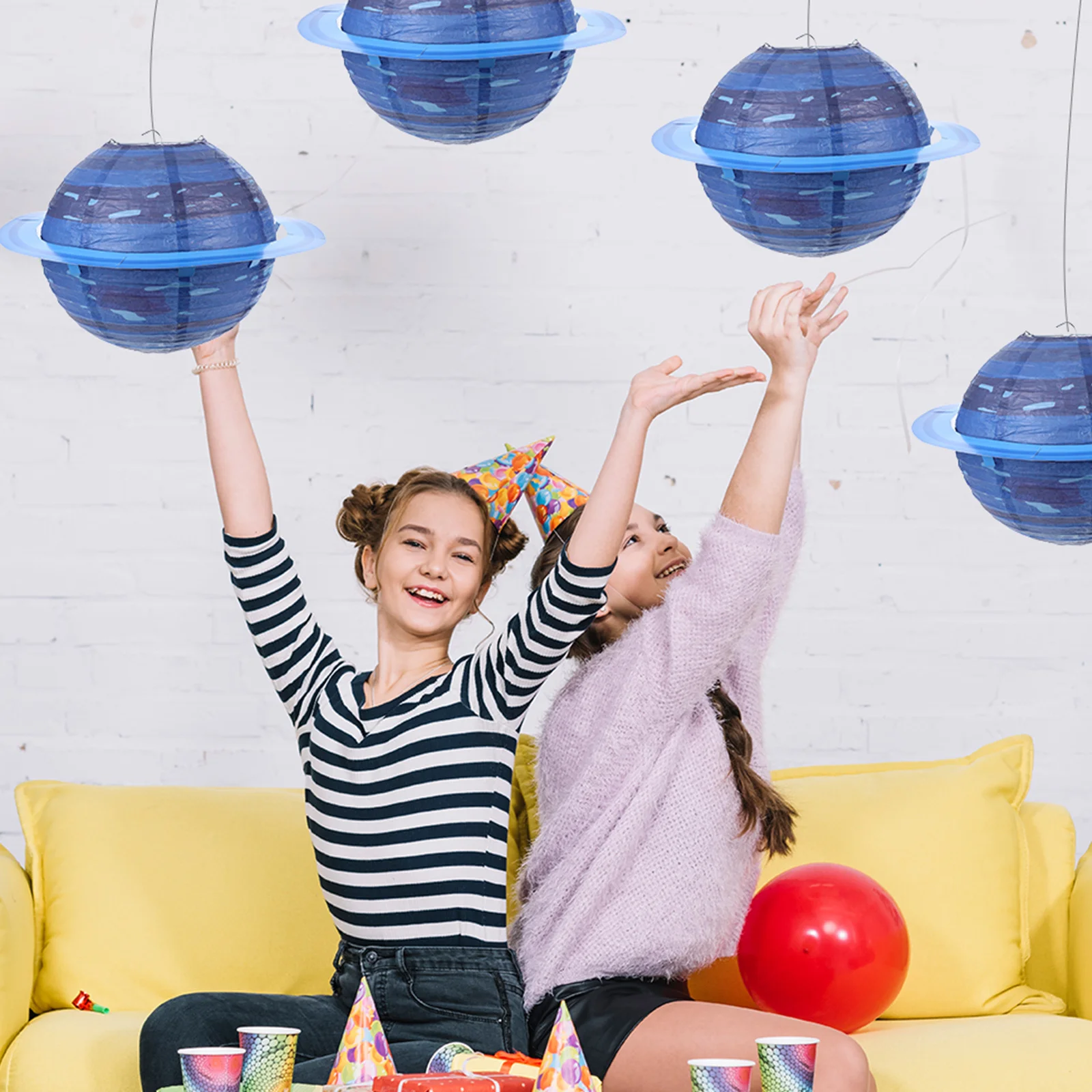 

4Pcs Paper Planet Lanterns Bright Space Theme Hanging Decorations Birthday Party Classroom Room Decor Hanging Lantern Decors