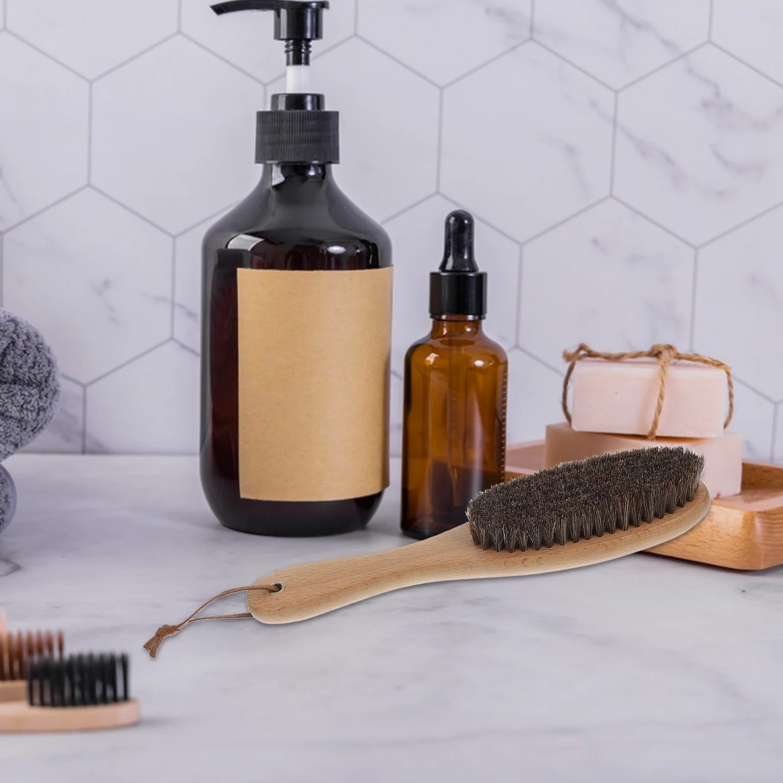 مزيل الوبر اللطيف من شعر الخيل مع مقبض خشبي للملابس والأثاث وحصيرة السيارة وتنظيف فرشاة الملابس الناعمة من شعر الخيل ثابتة