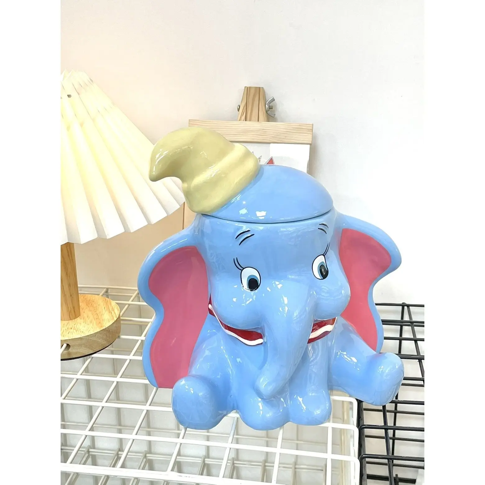 Disney Cartoon dumbo Straight Ceramic Piggy bank gift toy