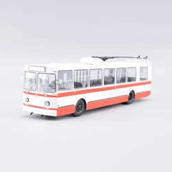 1:43 scala pressofuso lega ZIU-682B veicolo passeggeri urbano sovietica ZIU-9 giocattoli auto modello JAVN061 classici regali Souvenir per adulti