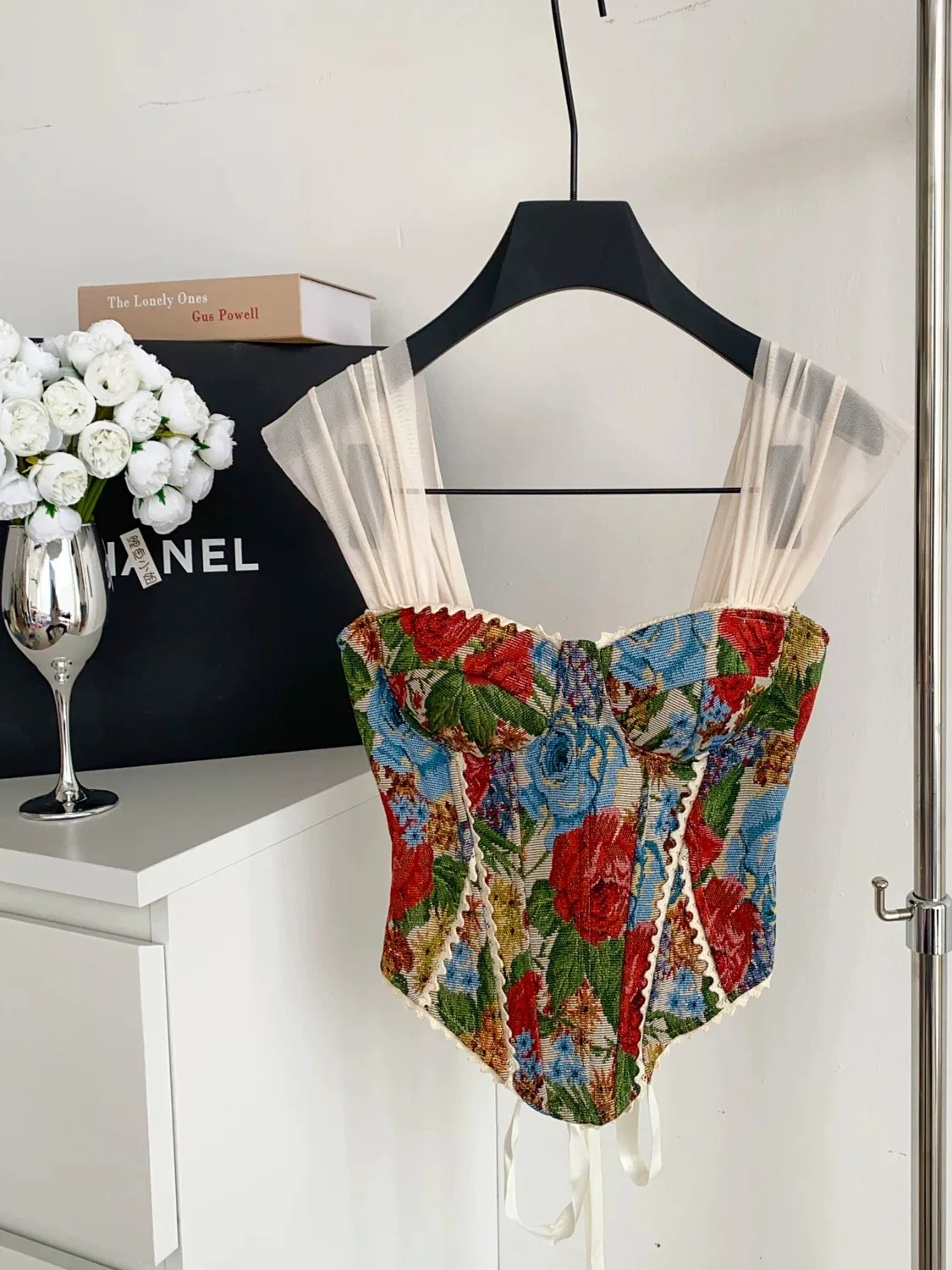 

French retro oil painting-inspired tube tops, elegant palace jacquard corsets, perfect for holiday parties and get-togethers.