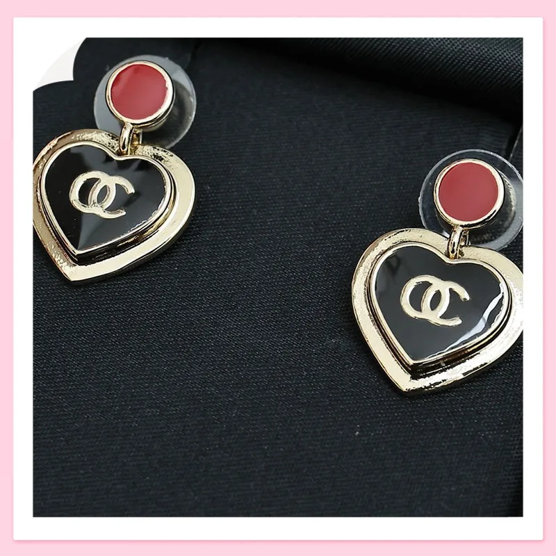 

The New Love Earrings Are Elegant and Retro, Super Recognizable, and Full of Texture. Daily Versatile Earrings Are Women's Needl