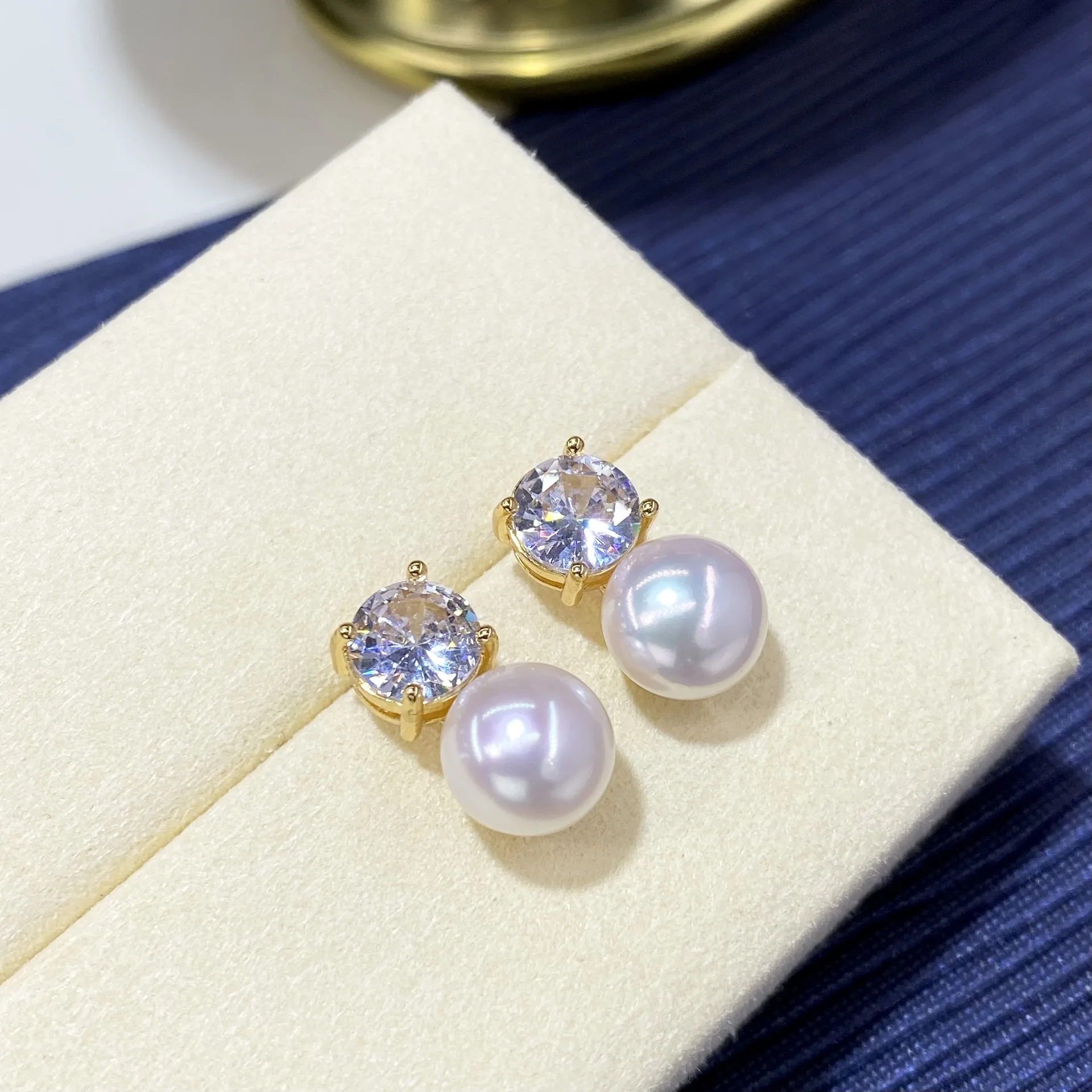 huge AAAA 9-10mm 10-11mm 11-12 - огляд і ціна Akoya Pearl Stud Earrings Sterling Silver