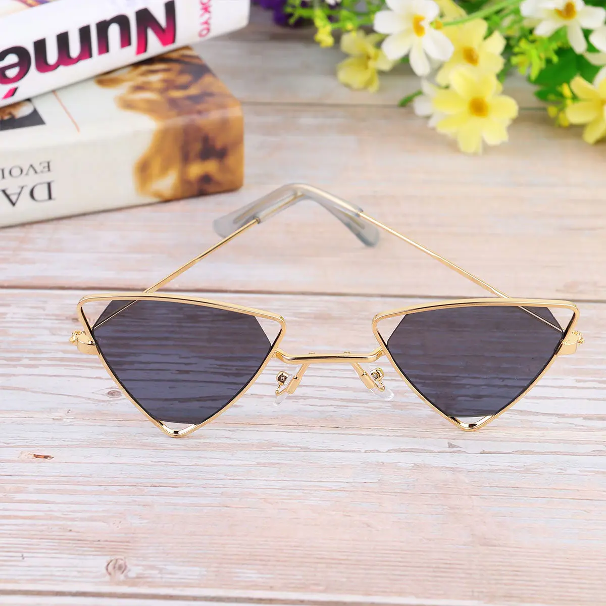 

1Pcs Metal Sun Glasses Personality Three-Pointed Star Shape Hollow-Out Triangle Frame Premium Lightweight Uv Protection Women's