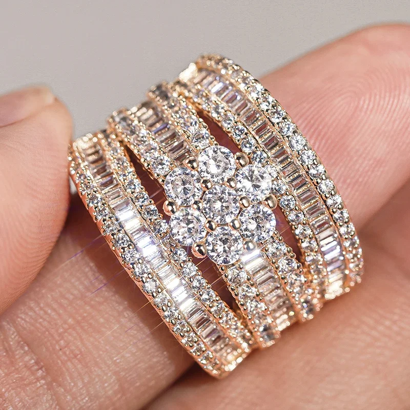 Huitan Wunderschöner Damenring in Goldfarbe mit vollständig glänzendem Zirkonia, modische Accessoires für Hochzeit, Party, Statement-Damenschmuck – Detail 6
