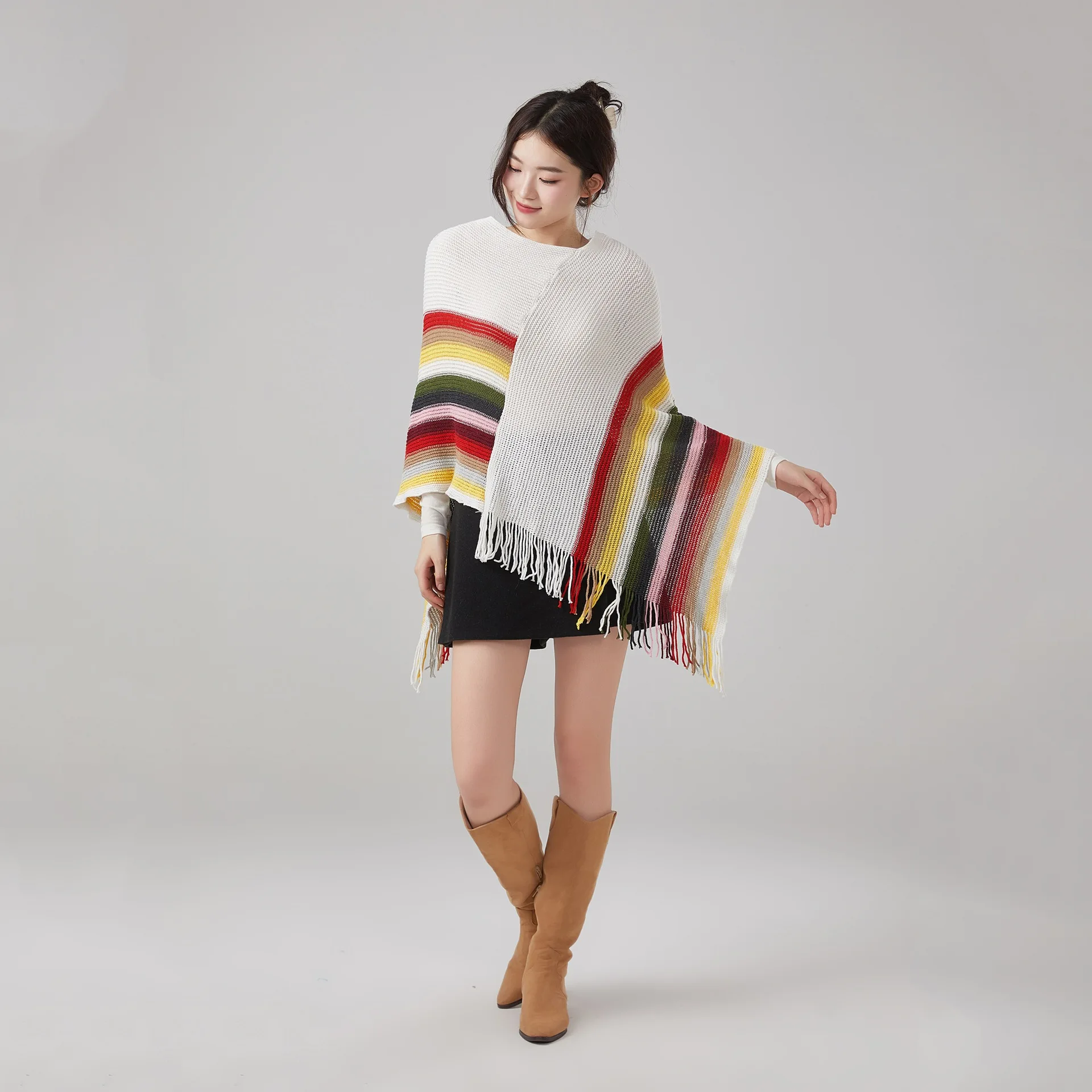 Europese en Amerikaanse herfst/winter nieuwe collectie etnische stijl kleurrijke kwastje capelet flare dames reizen gebreide kleding bovenkleding P1