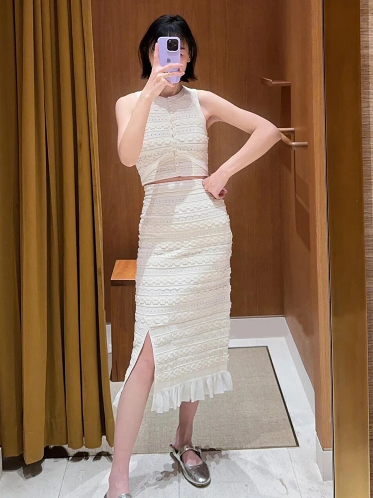 Set atasan dan rok wanita nan you high end, koleksi musim semi 2025, dengan bordir bunga dan detail hollow out, model vest dan rok, elegan nan cantik.