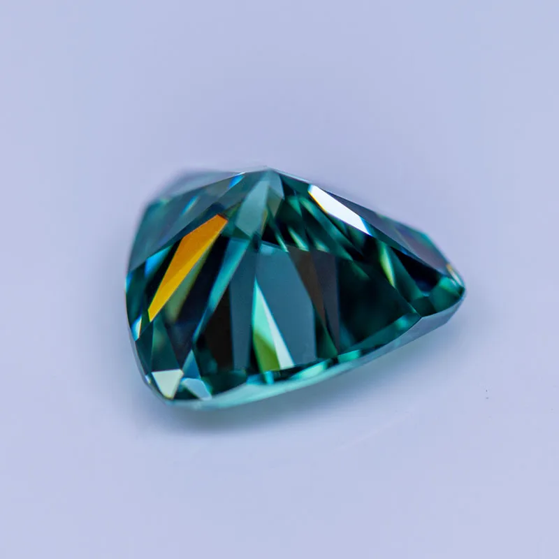 Moissanite Gemstone Trillyon Cut Primary Color Emerald Green Lab Grown Diamond for Charms  Jewelry with GRA Certificate