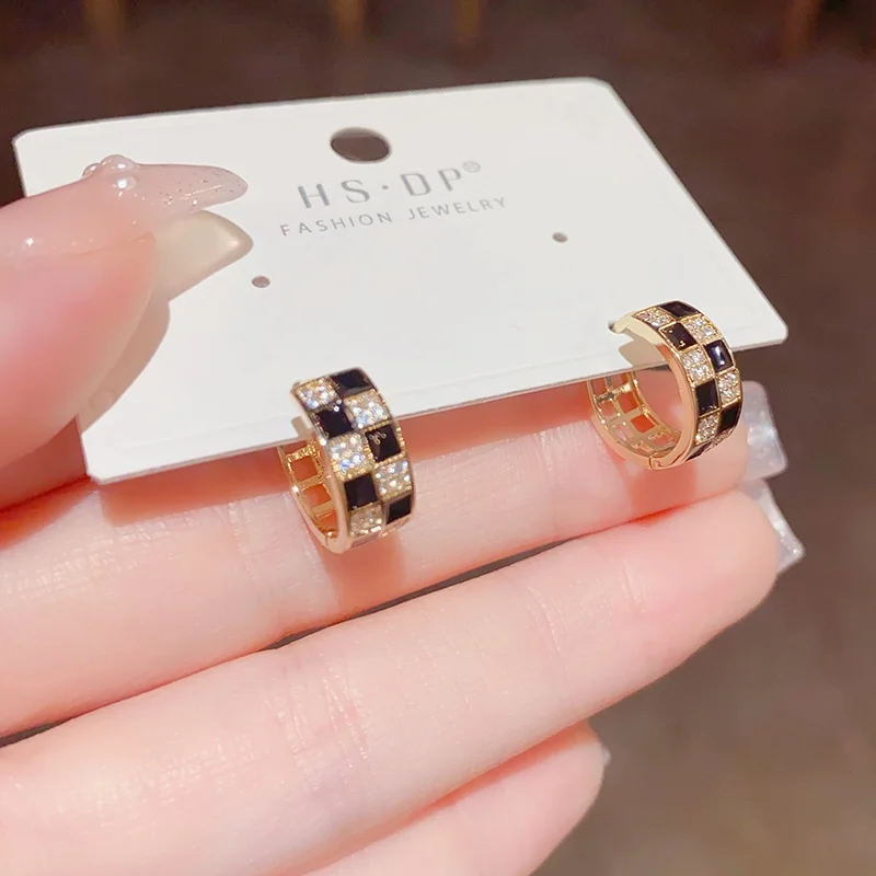 Gentle Fashionable Temperament Simple Oil Drip Hollow Ear Buckle Exquisite High-End Design Earrings