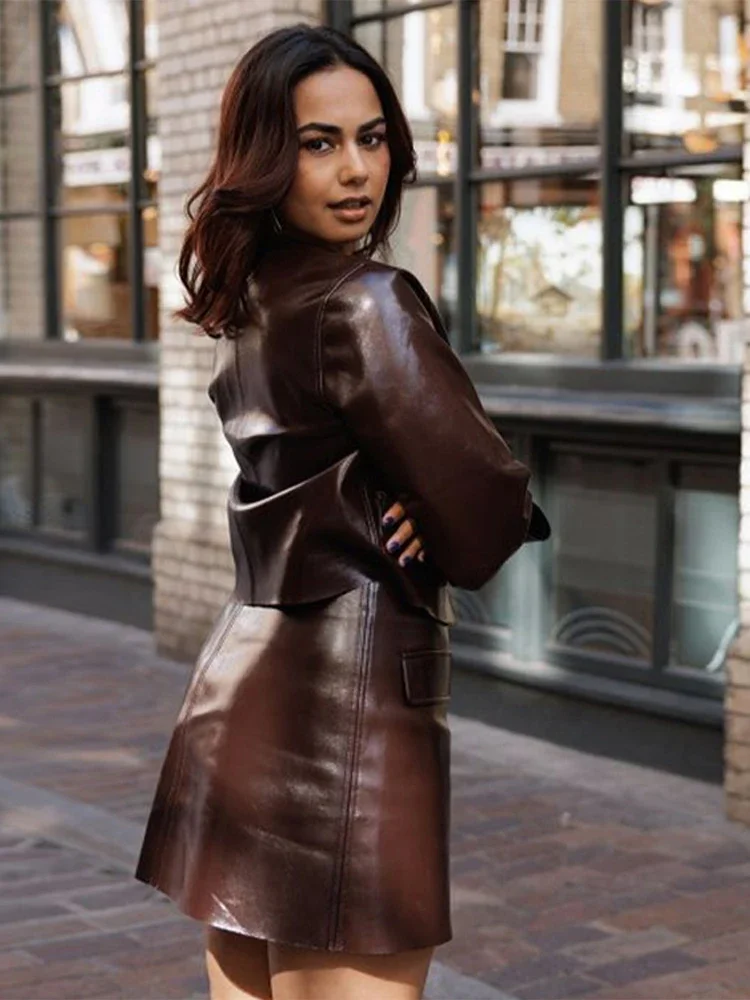 Conjunto de cuero de calle alta para mujer, chaqueta de manga larga con solapa y una botonadura, minifalda de PU, conjuntos femeninos, trajes de moda de otoño 2025